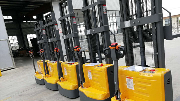 1.6 Ton Electric Walkie Stacker Forklift 1500kg Capacity 24V100Ah